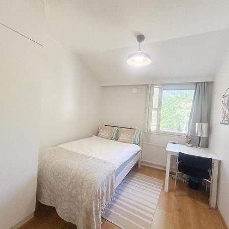 Private Rooms Near Metro, Free Parking,Direct Bus From Airport เฮลซิงกิ ภายนอก รูปภาพ